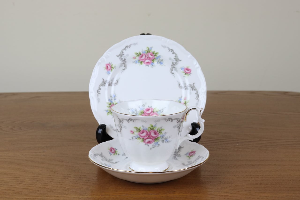 royal albert カップ\u0026ソーサー　ケーキプレート