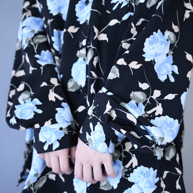 "薔薇×青" beautiful flower pattern over silhouette open collar shirt