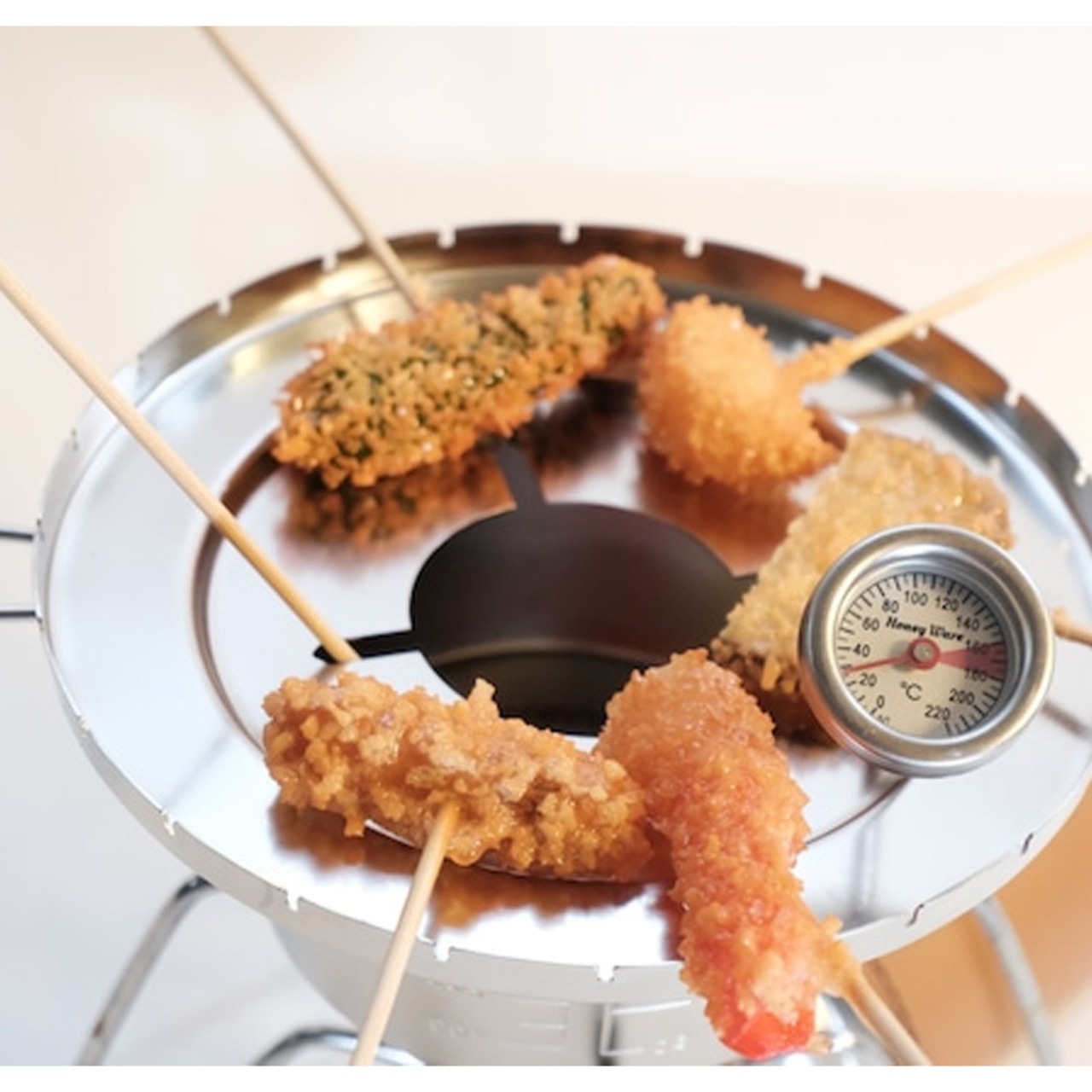 【ギフト袋に入れてお届け!】CAMPOOPARTS キャンプオーパーツ シェラカップでミニ串揚げ「串しぇら」 & 480シェラカップ(温度計付)セット