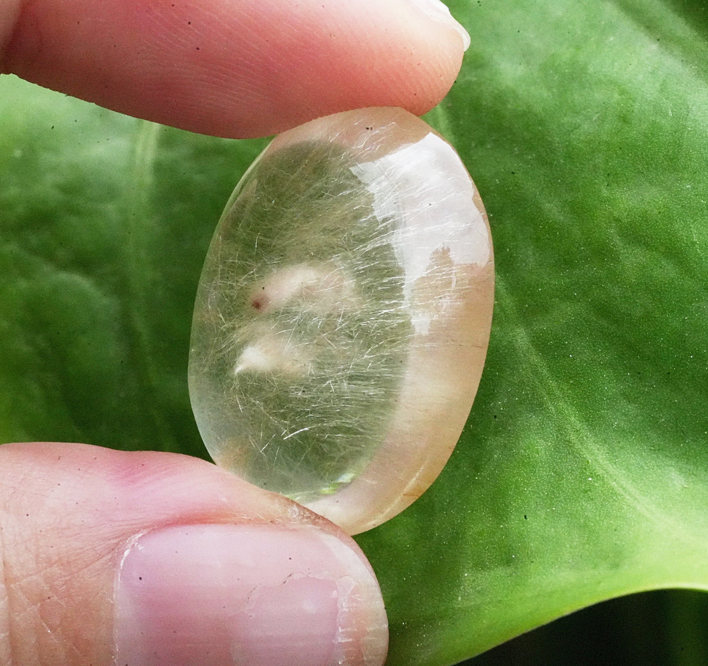 ふわり☆アンフィボール ガーデンクォーツ s1561 | Funky garuda Stone