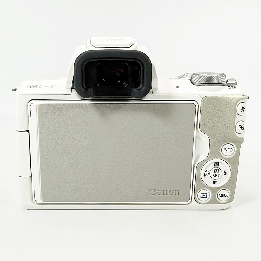 美品】キヤノン CANON EOS Kiss M ダブルズームキット ホワイト ミラー