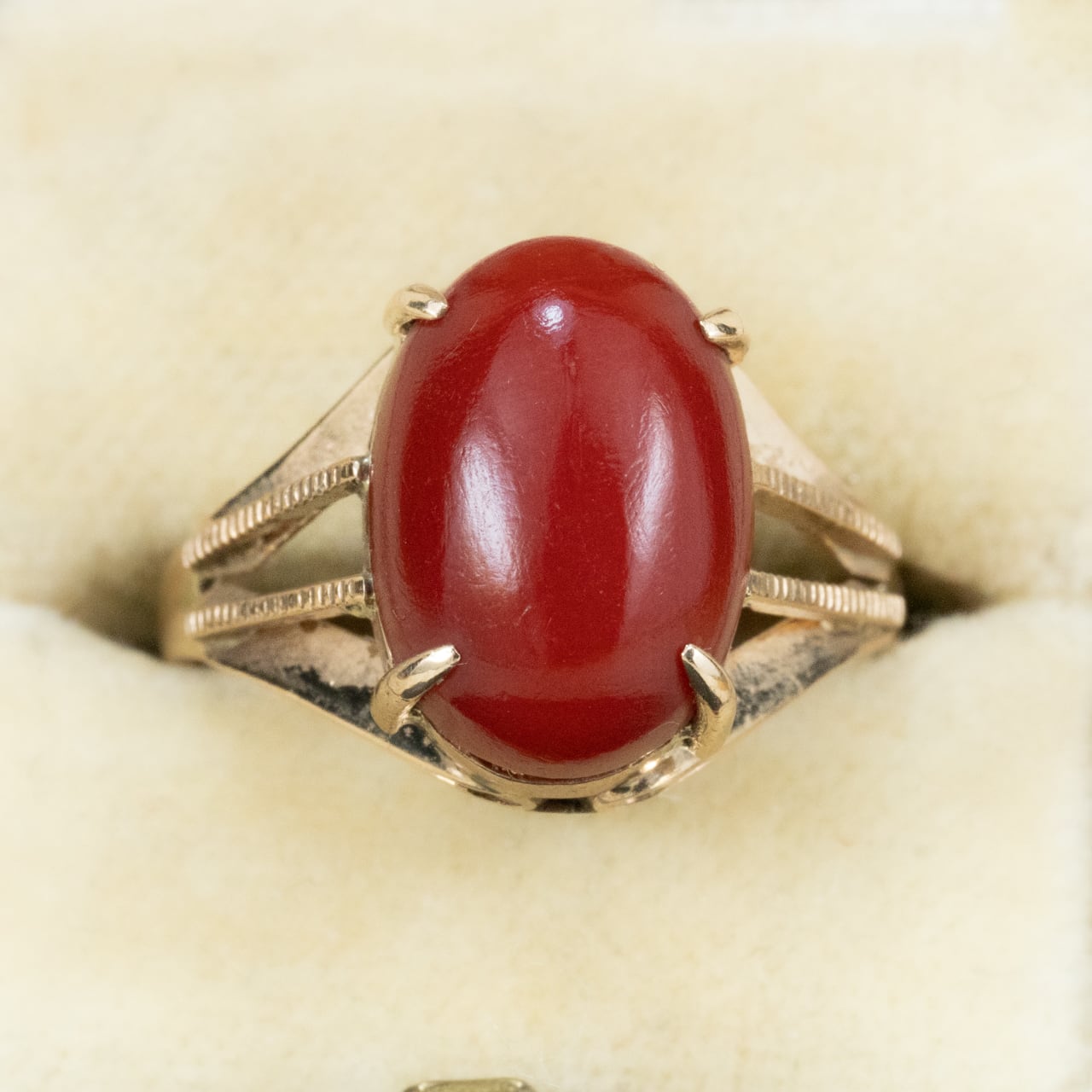 【日本の作品】 K9 昭和レトロ 赤珊瑚(充填なし)リング ~静かな情熱を秘めた日本の赤~ OKR00212