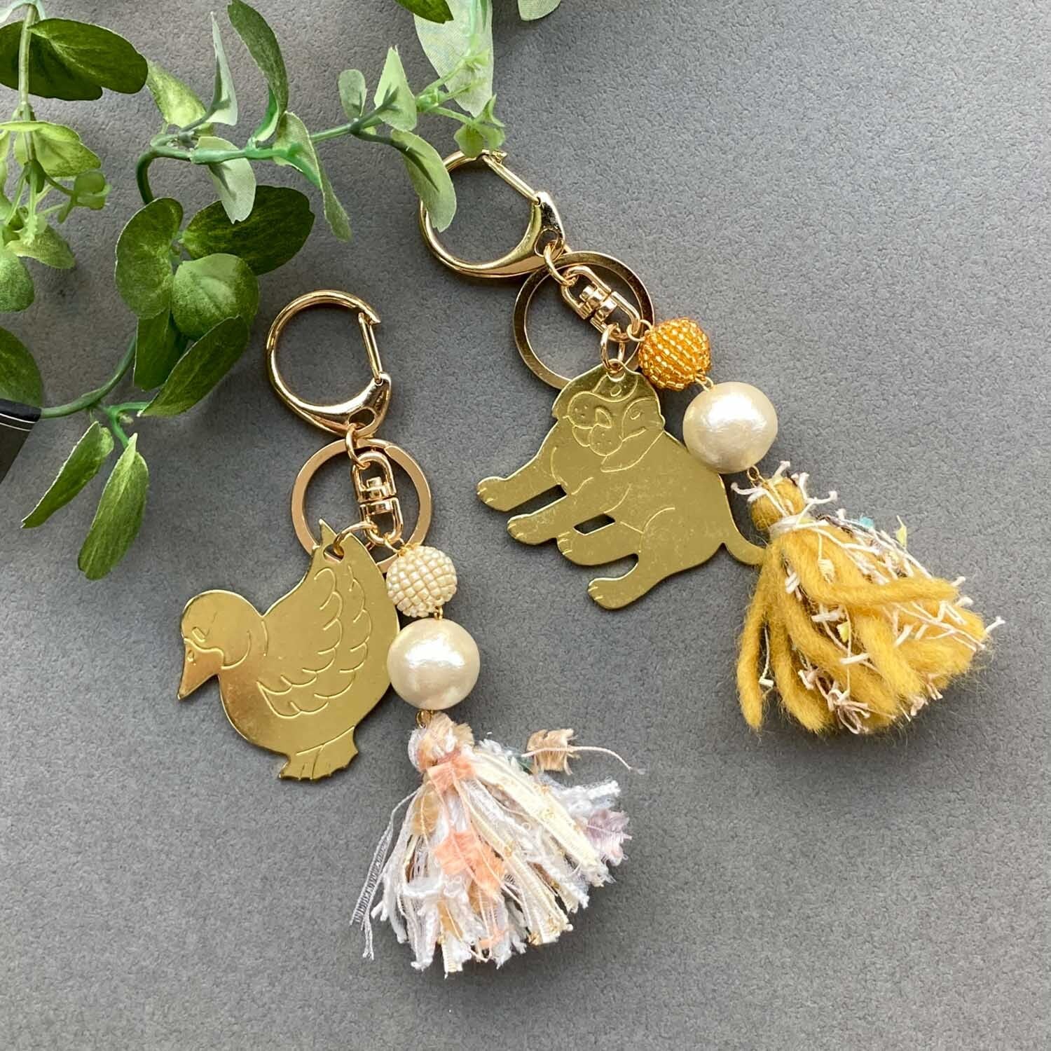 真鍮アニマルチャームとAVRILタッセルのバッグチャーム | Dua