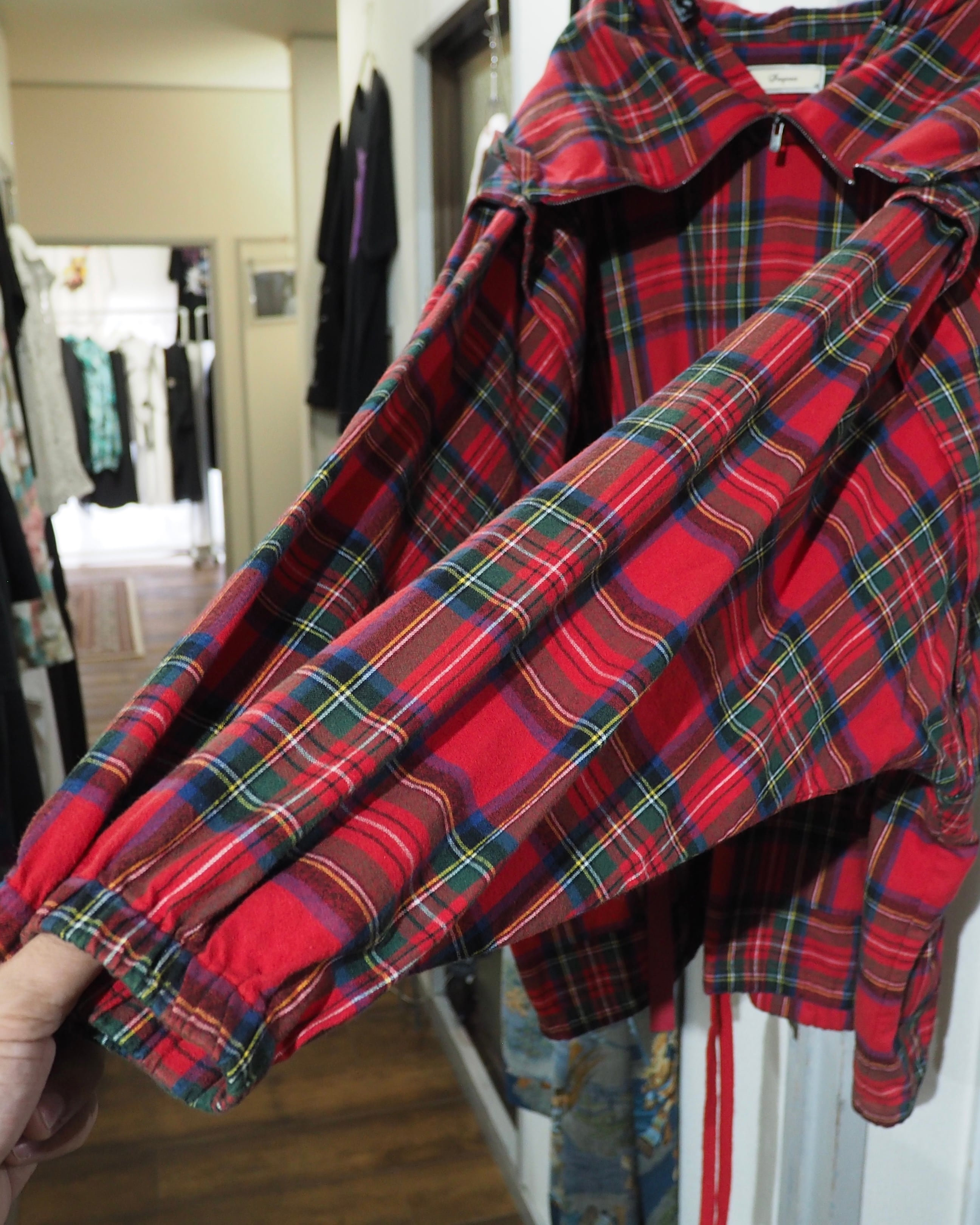 " Iroquois ‐ 変形 " Tartan check pattern Over silhouette Hoodie