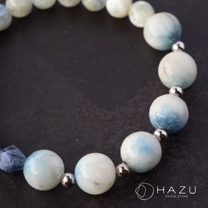 癒しと人気アップの個性派ブレス［アラゴナイト／カイヤナイトインフックサイト／ソーダライト］