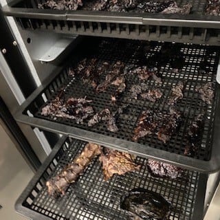 UMAMIjerky 純国産牛ラングジャーキー | ajiwai.pet