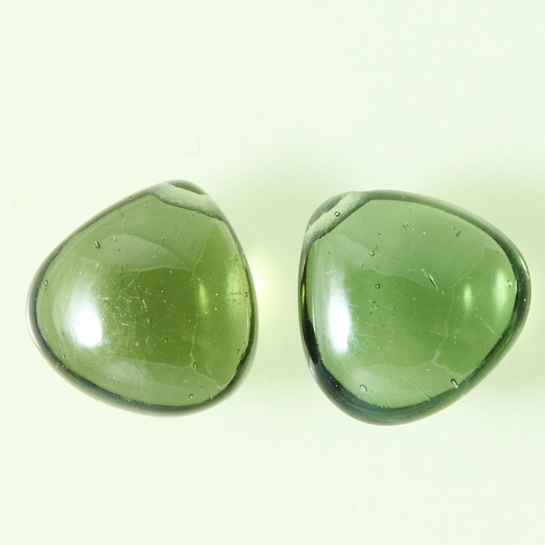 【稀少石】(ペア) モルダバイト 7.70ct/マロン/穴あり【チェコ共和国】nmom-0017