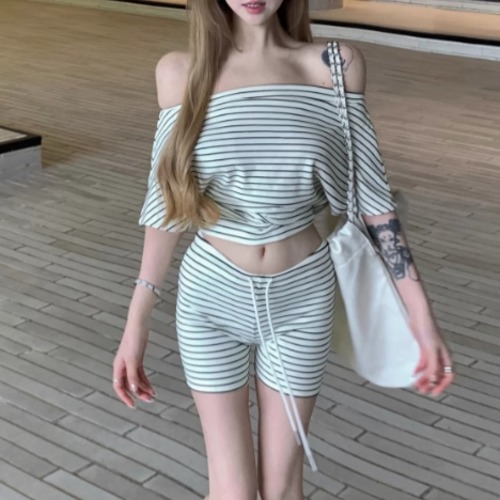 【2点セット】オフショルトップス＋ボーダーショーパン ・10985