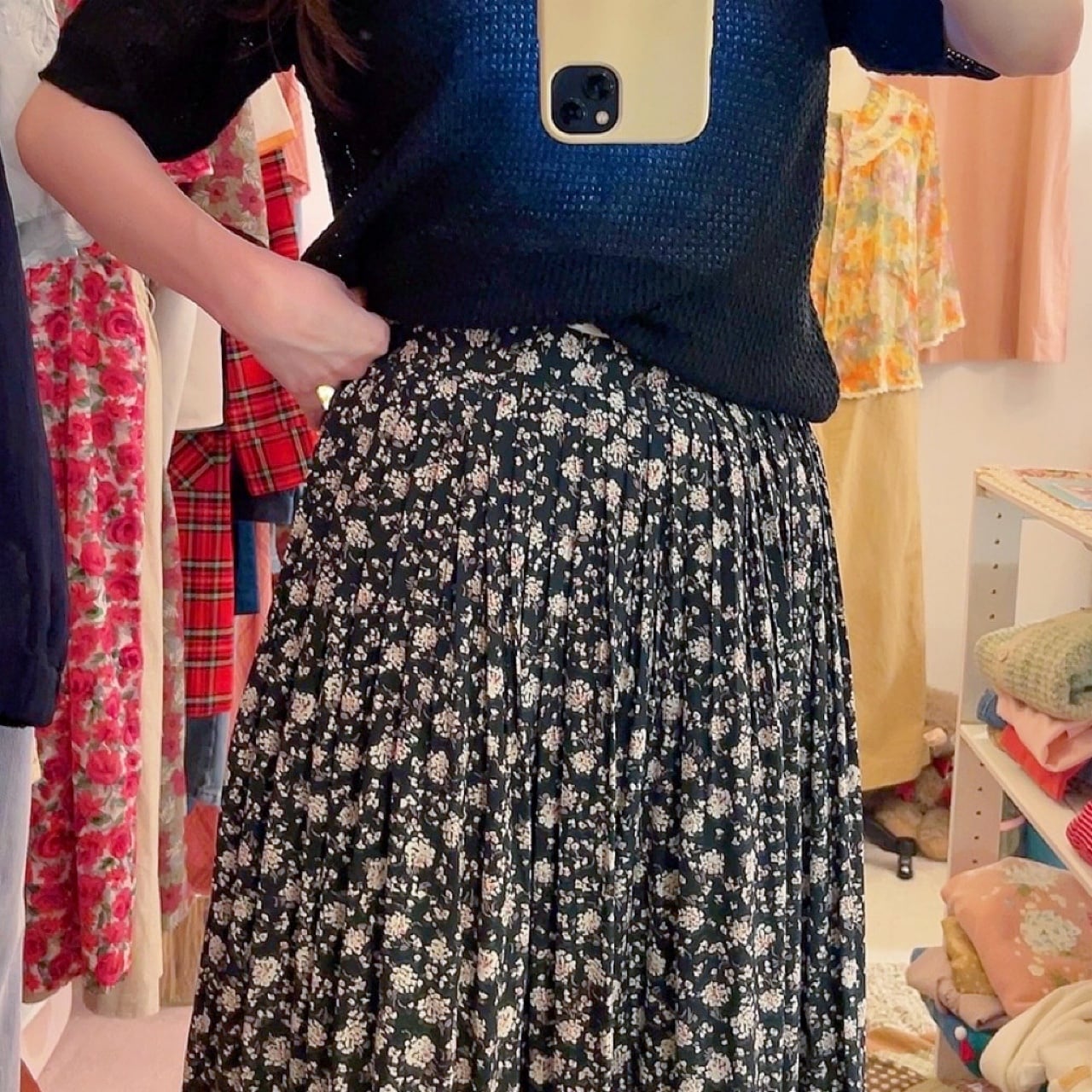 black mini flower pleats skirt