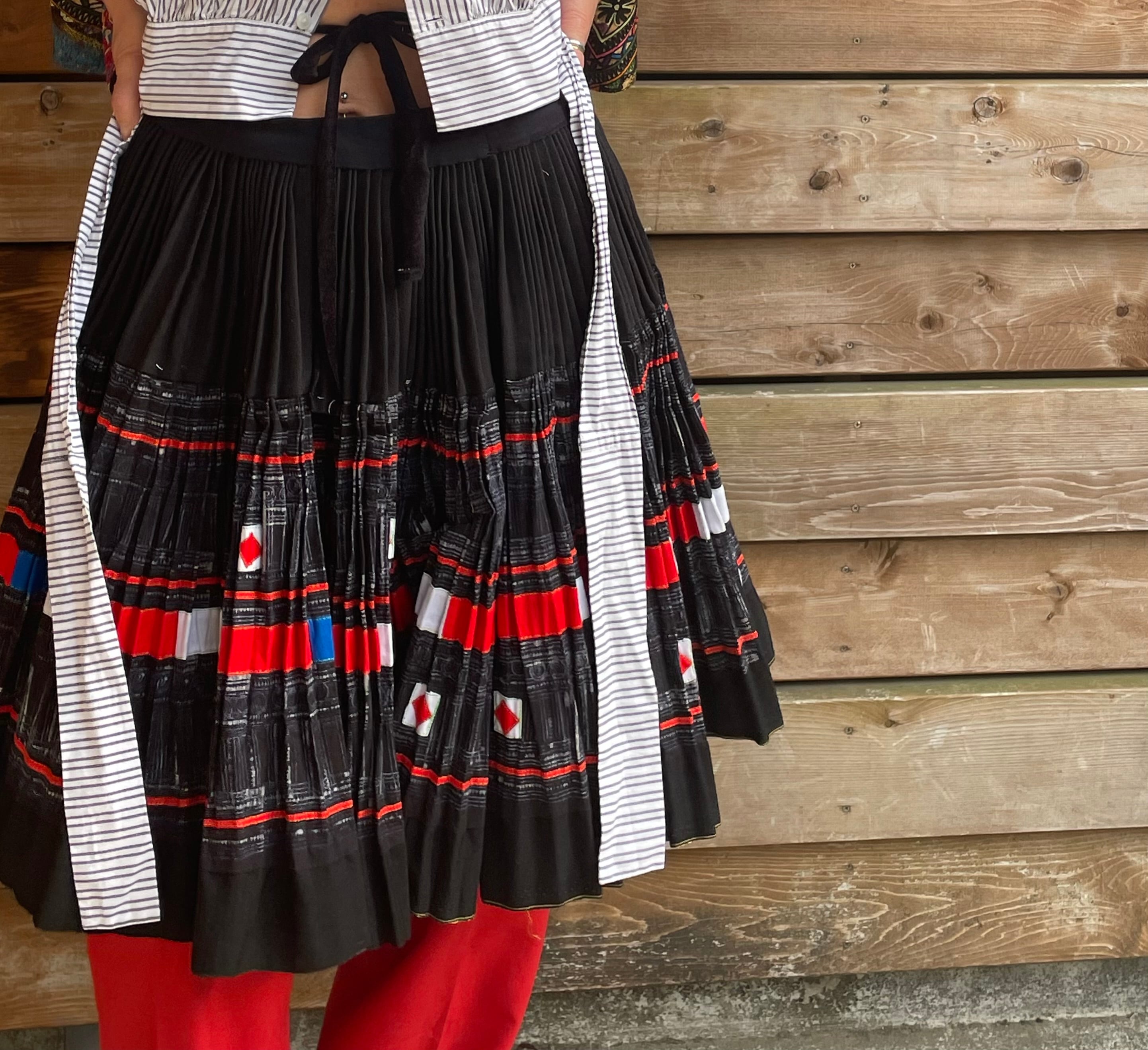 vintage Hmong batik Wrap skirt ヴィンテージ モン族 バティック ...