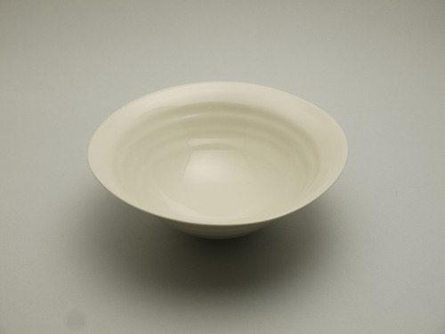 白磁線彫鉢
