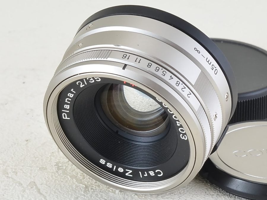 Carl Zeiss Planar 2/135 T