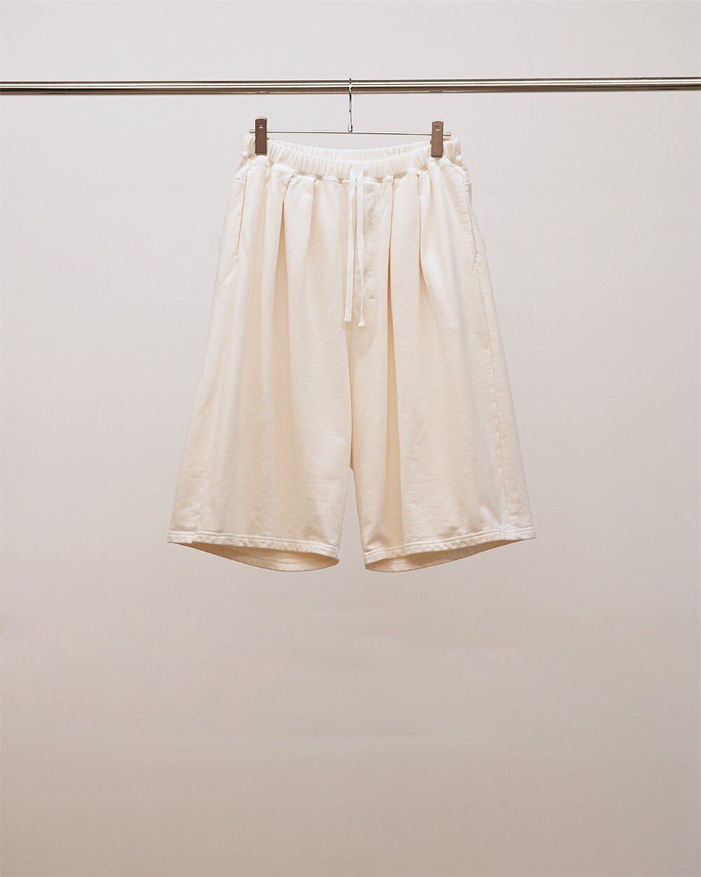 25SS】ANCELLM 3/4 TUCK SWEAT SHORTS (WHITE) ANC-PT81 | IAAAM