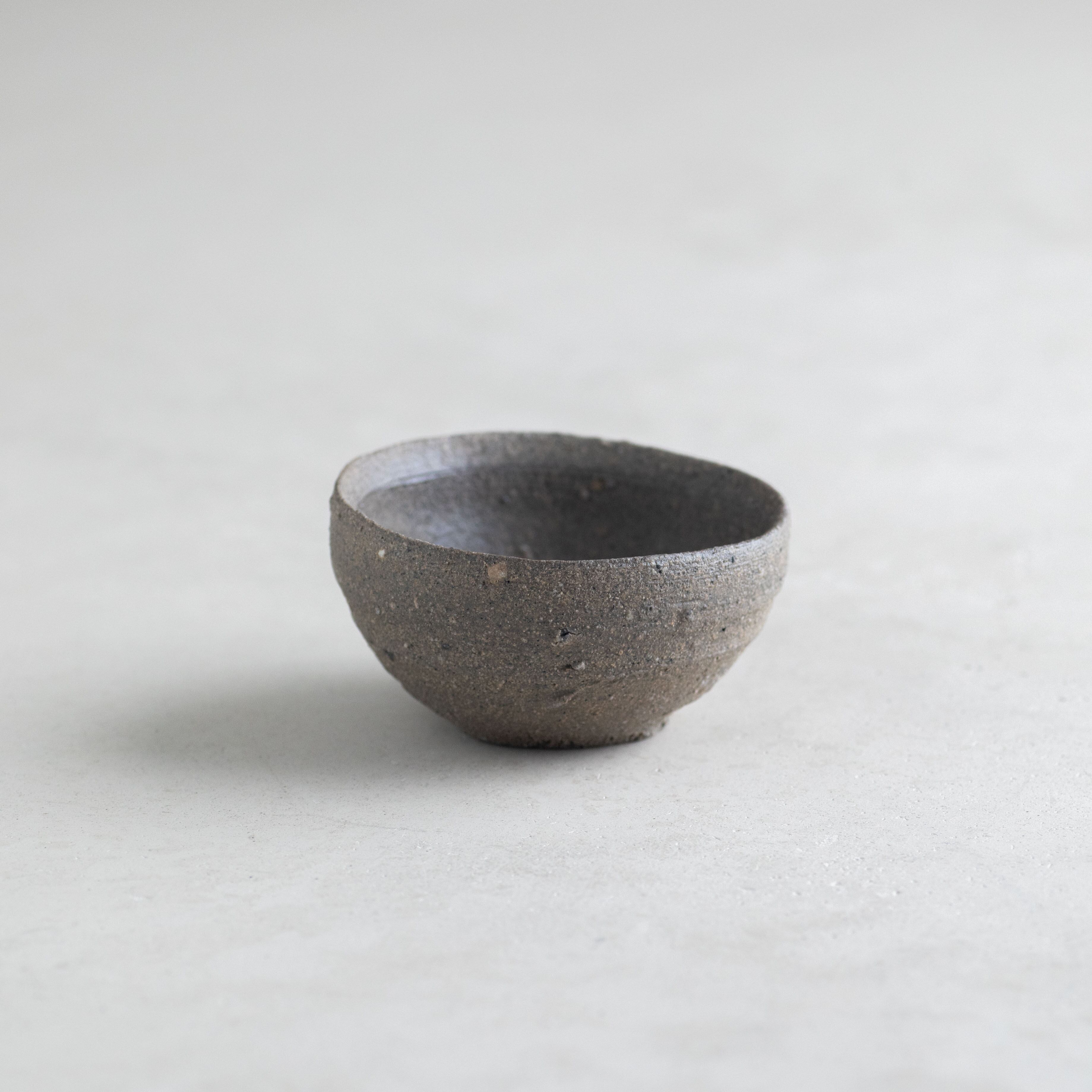 新品 梶原靖元 砂器盃 唐津焼 ぐい呑 酒器 手びねり 古唐津 個展出品作 新品 梶原靖元 砂器盃 唐津焼 ぐい呑 酒器 手びねり 古唐津 個展出品作