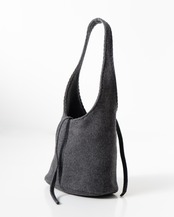 〈miu miu〉Felt Bag