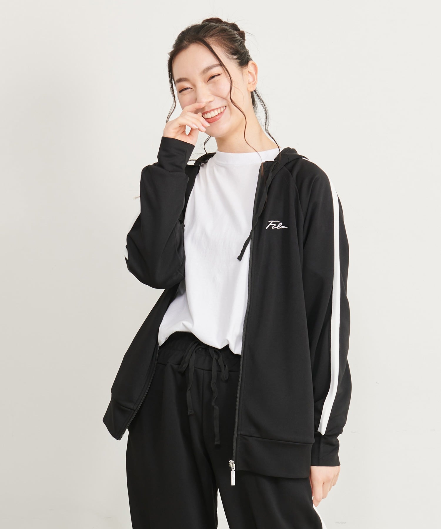 ユニセックス向けのブランドをメインにした、カジュアルな洋服や服飾