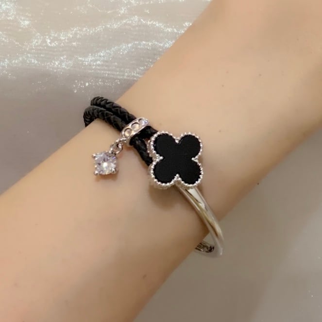 クローバーモチーフブレスレット | セレクトショップ Luna