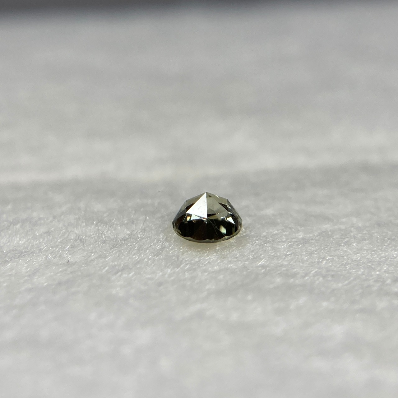 ローズカットサファイア 黄色系 約2.9mm r-0145