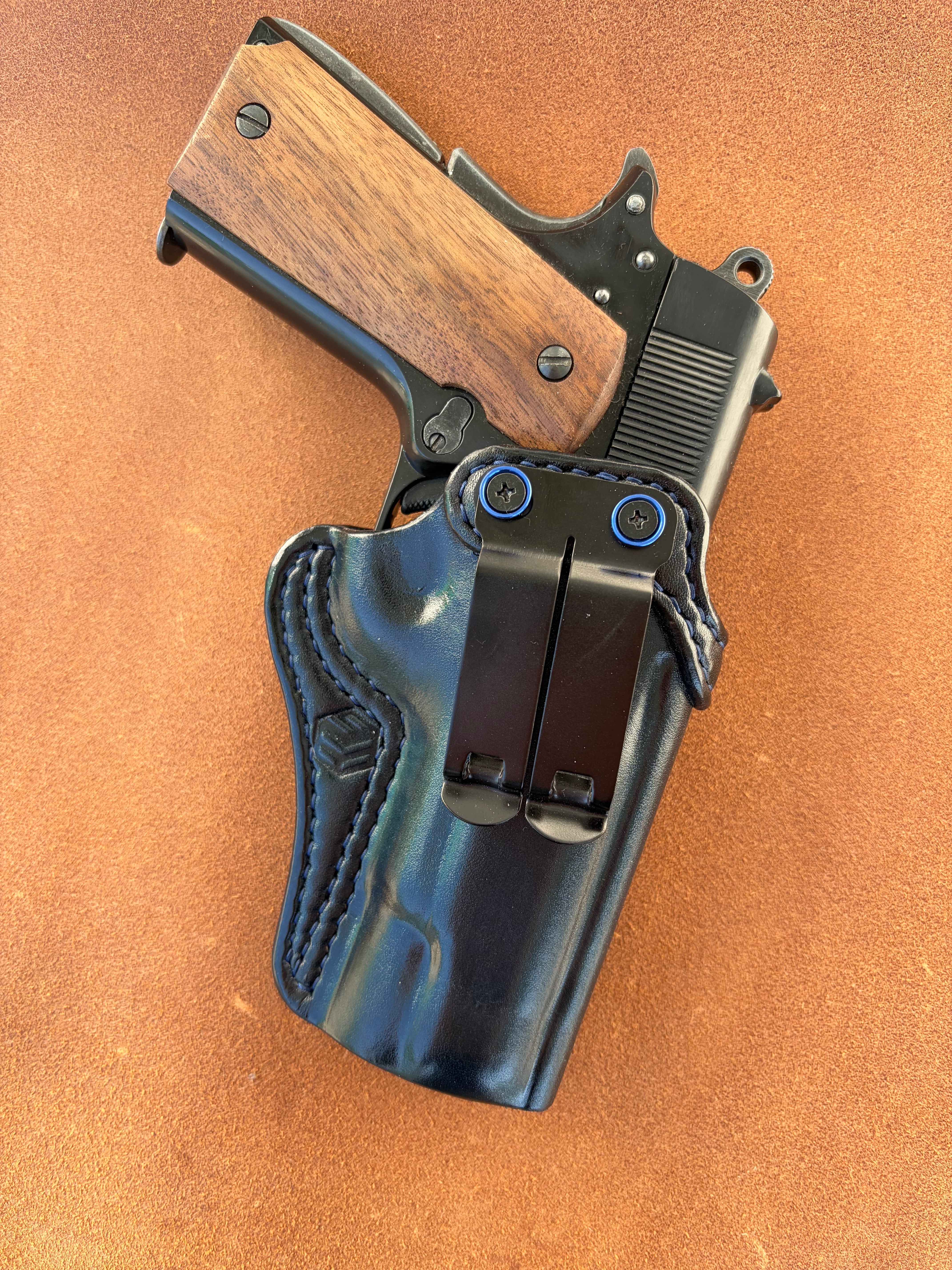 V10ウルトラコンパクト用Appendix Carry leather holster DX | 黒沼興業