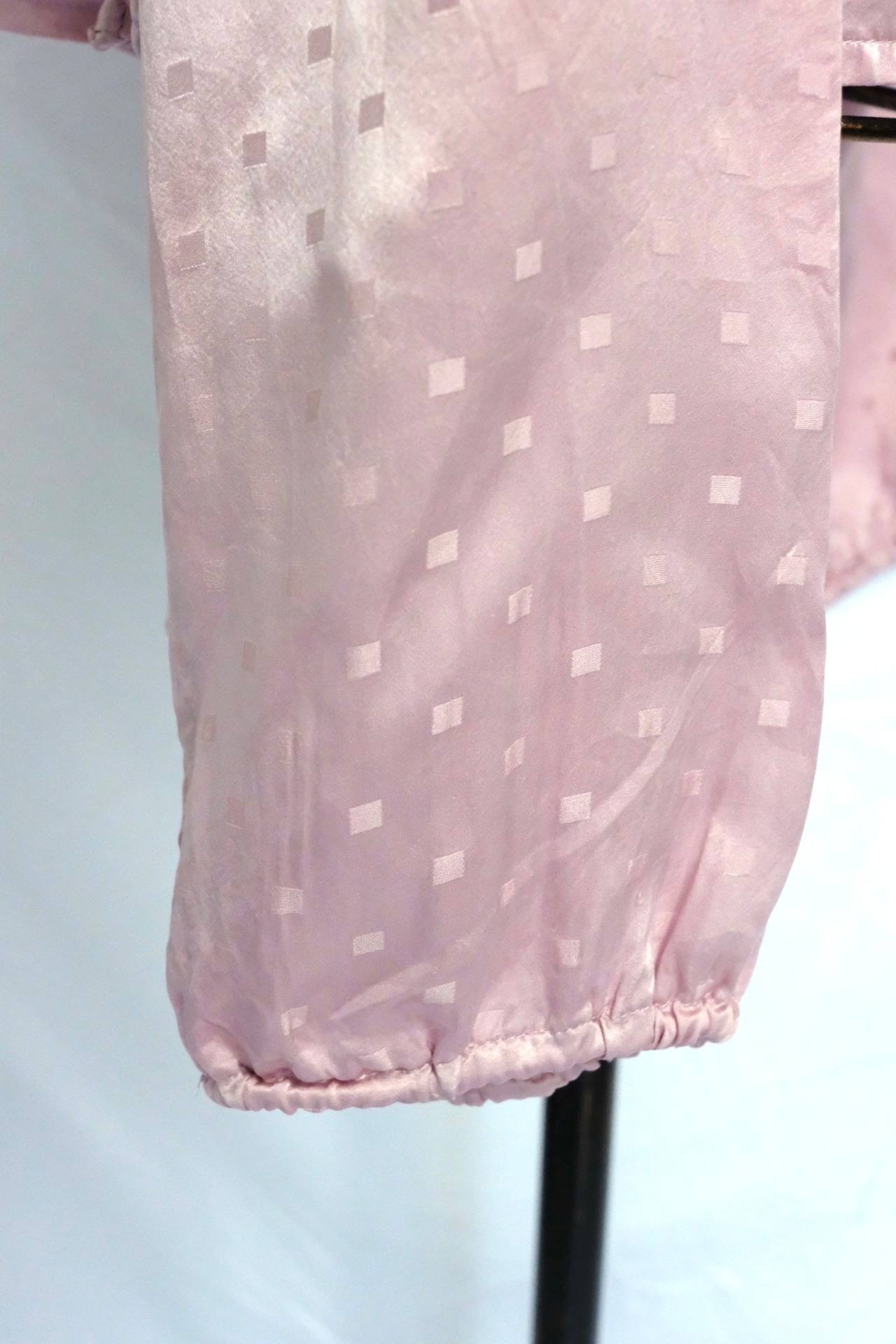 Dots pattern silky blouse