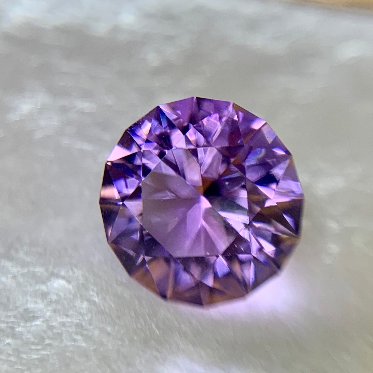 アメジスト 2.585ct 紫色 簡易ソーティング付き