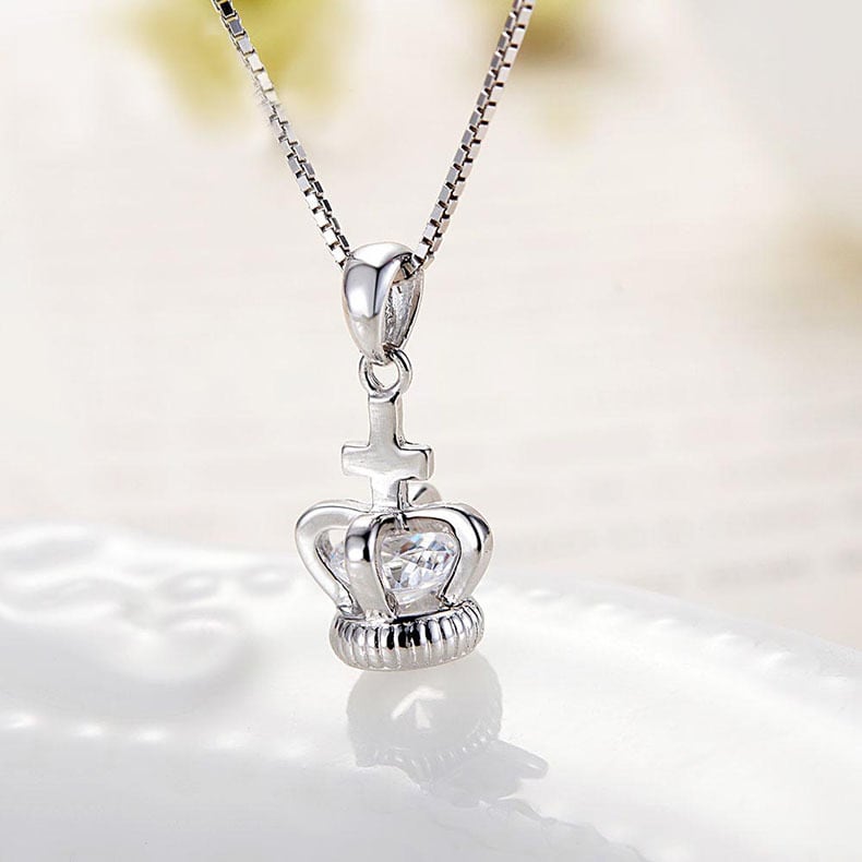 IUHA 【クラウン】王冠ネックレス シルバー製 SWAROVSKI IUHA 【クラウン】王冠ネックレス シルバー製 SWAROVSKI