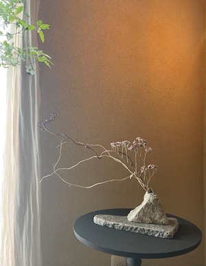 160 石の花器・石の敷台・枝ものセット