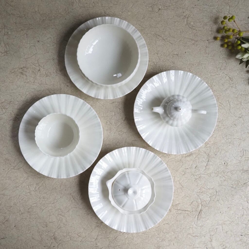 色原 昌希/白磁 レリーフ深皿 5.5寸