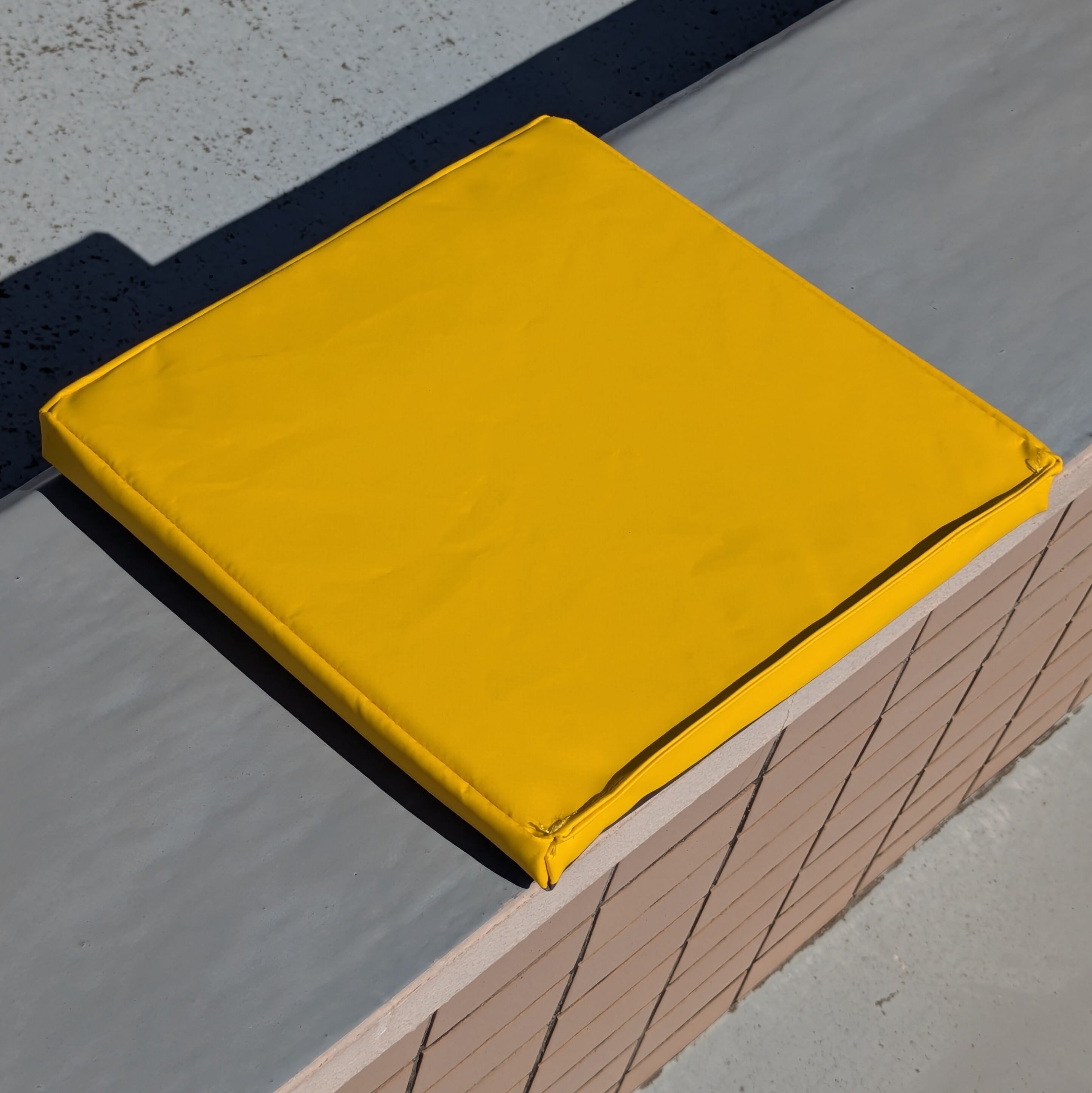 【 STADIUM CUSHION / スタジアム クッション 】 The State of California  / カリフォルニア州旗 / Pennzoil / ペンズオイル〚アメリカン雑貨 アメトイ〛