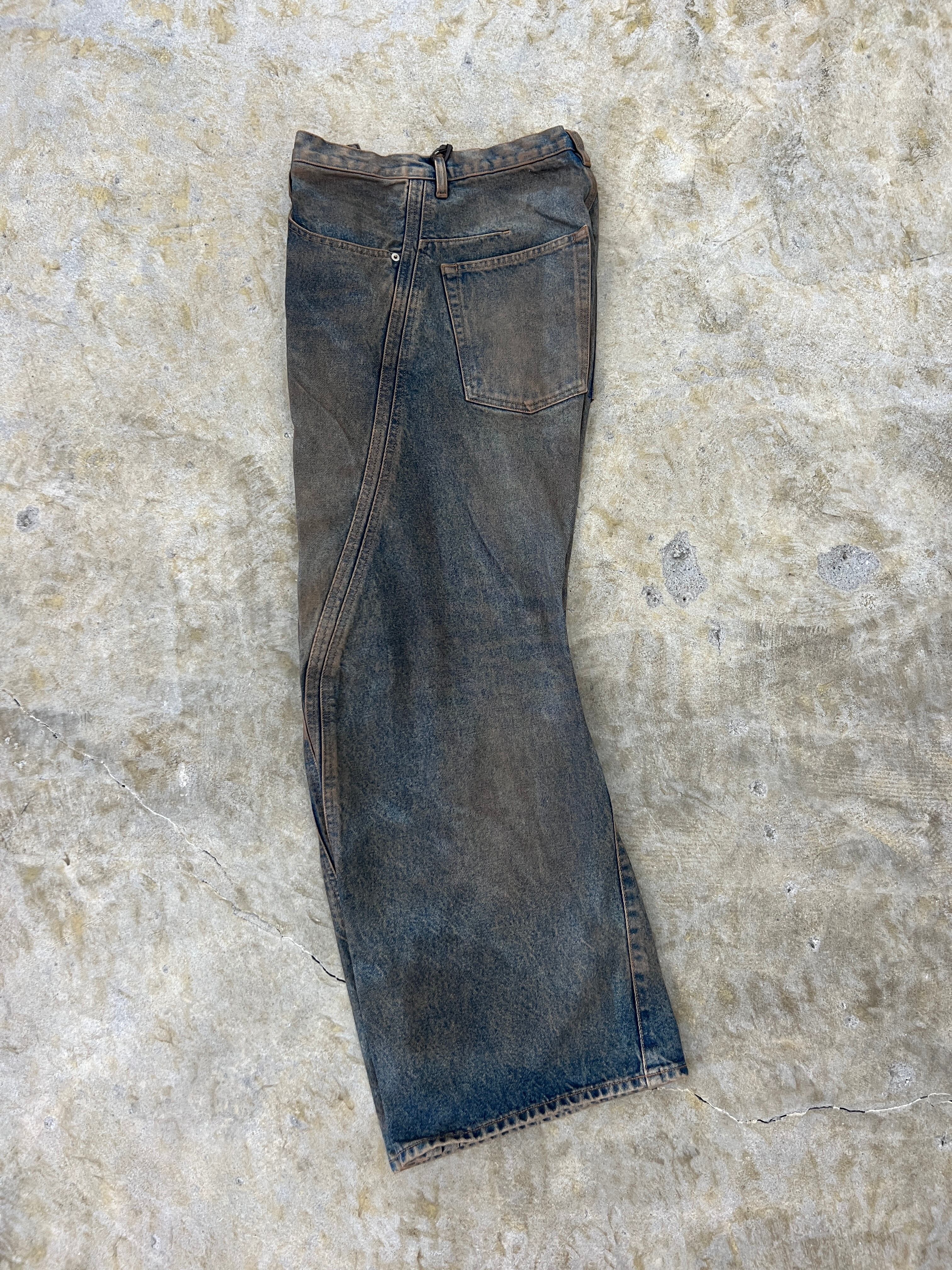 NVRFRGT | 3D TWISTED WIDE LEG JEANS | MUD FADED INDIGO | HOWDAY