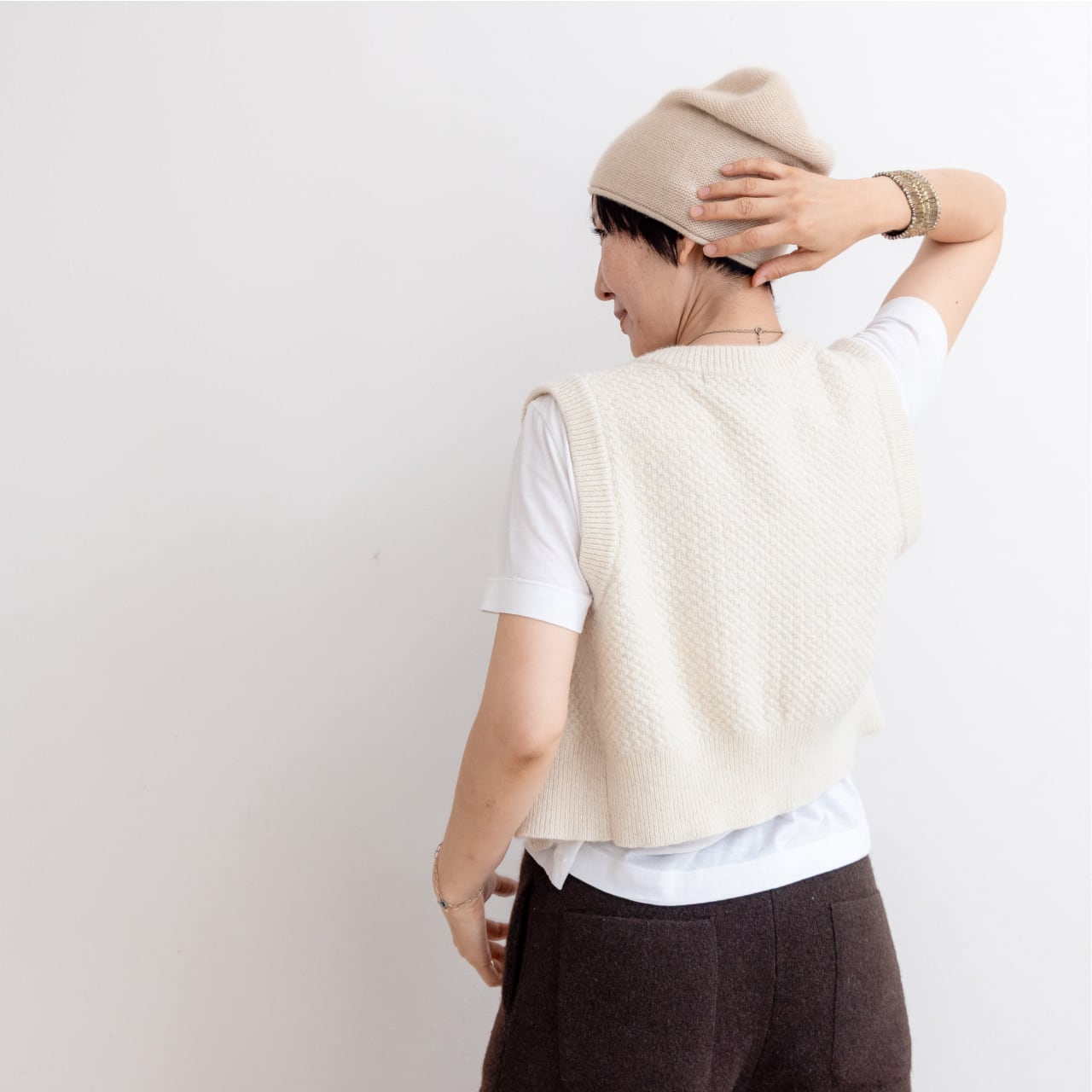 空飛ぶ羊　ウールのショートベストmade in Mongolia 空飛ぶ羊✴︎ショートベスト ウール100% made in Mongolia ウールの