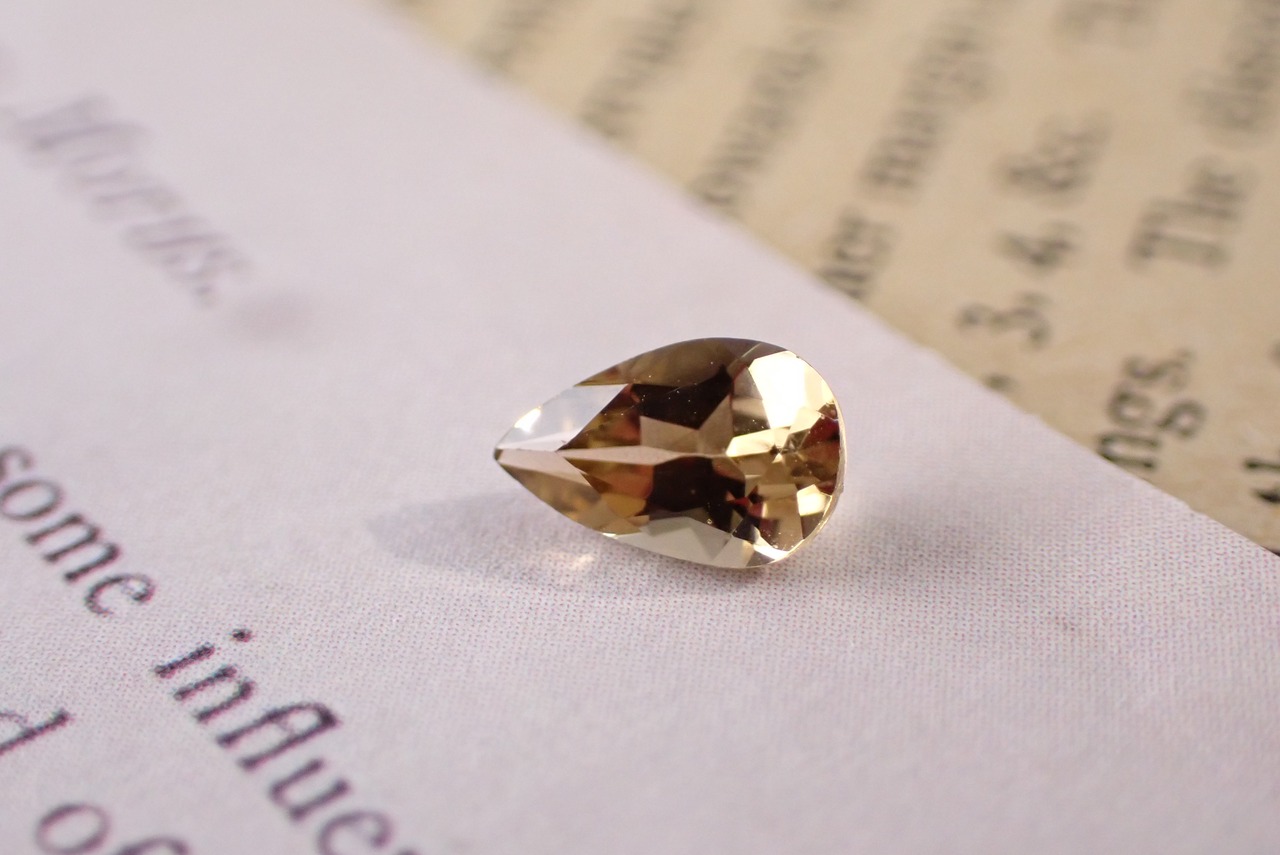 イエロー系トルマリン　0.41ct　[C12-575]