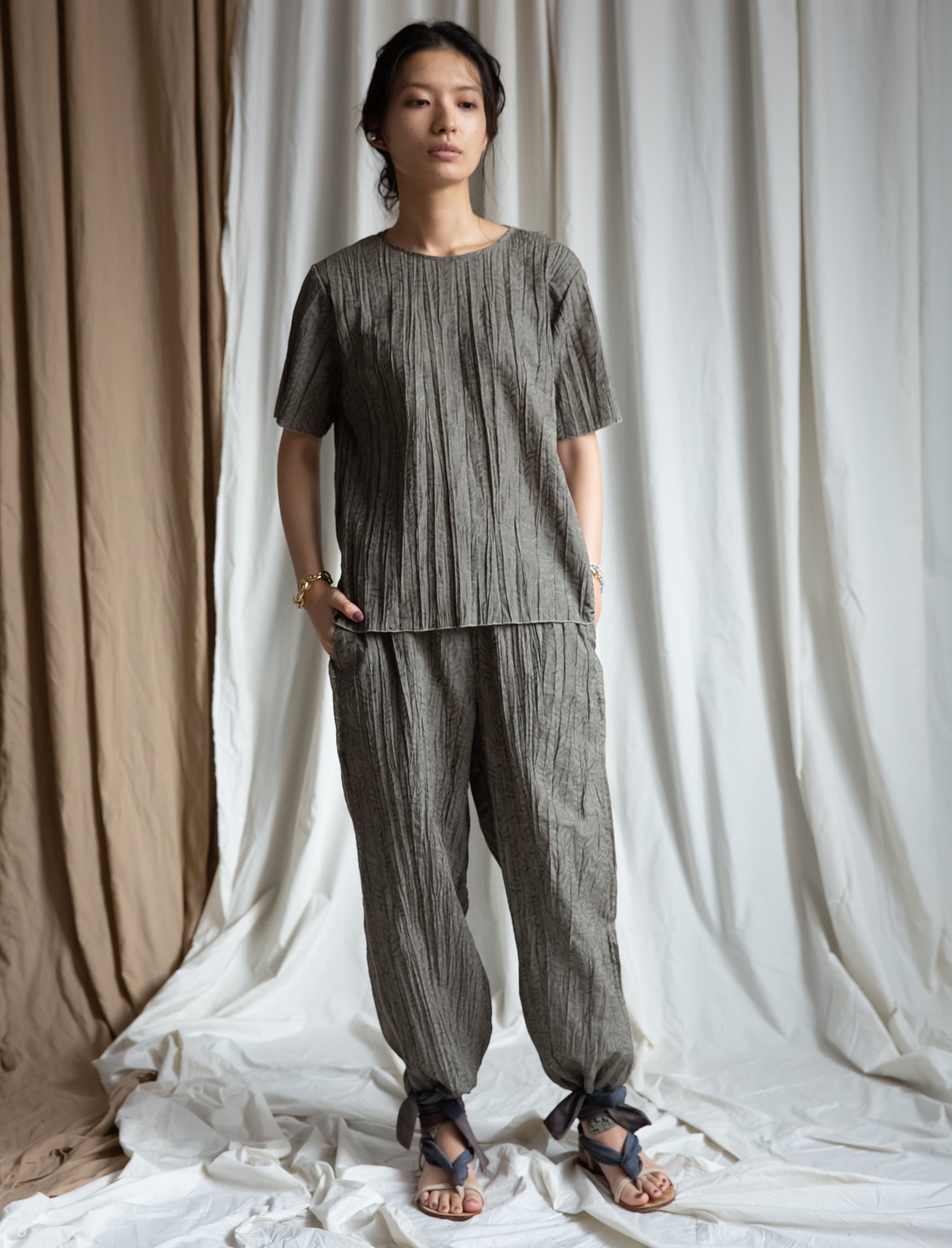 【極美品】ヨシキヒシヌマ　長袖シャツ　ブラウス　絞り加工　シワ加工　チェック 極美品】ヨシキヒシヌマ 長袖シャツ ブラウス 絞り加工 シワ加工