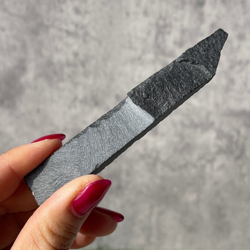 癒しの音を奏でる石【香川産 サヌカイト】石琴 カンカン石 ② 鉱物 天然石 パワーストーン