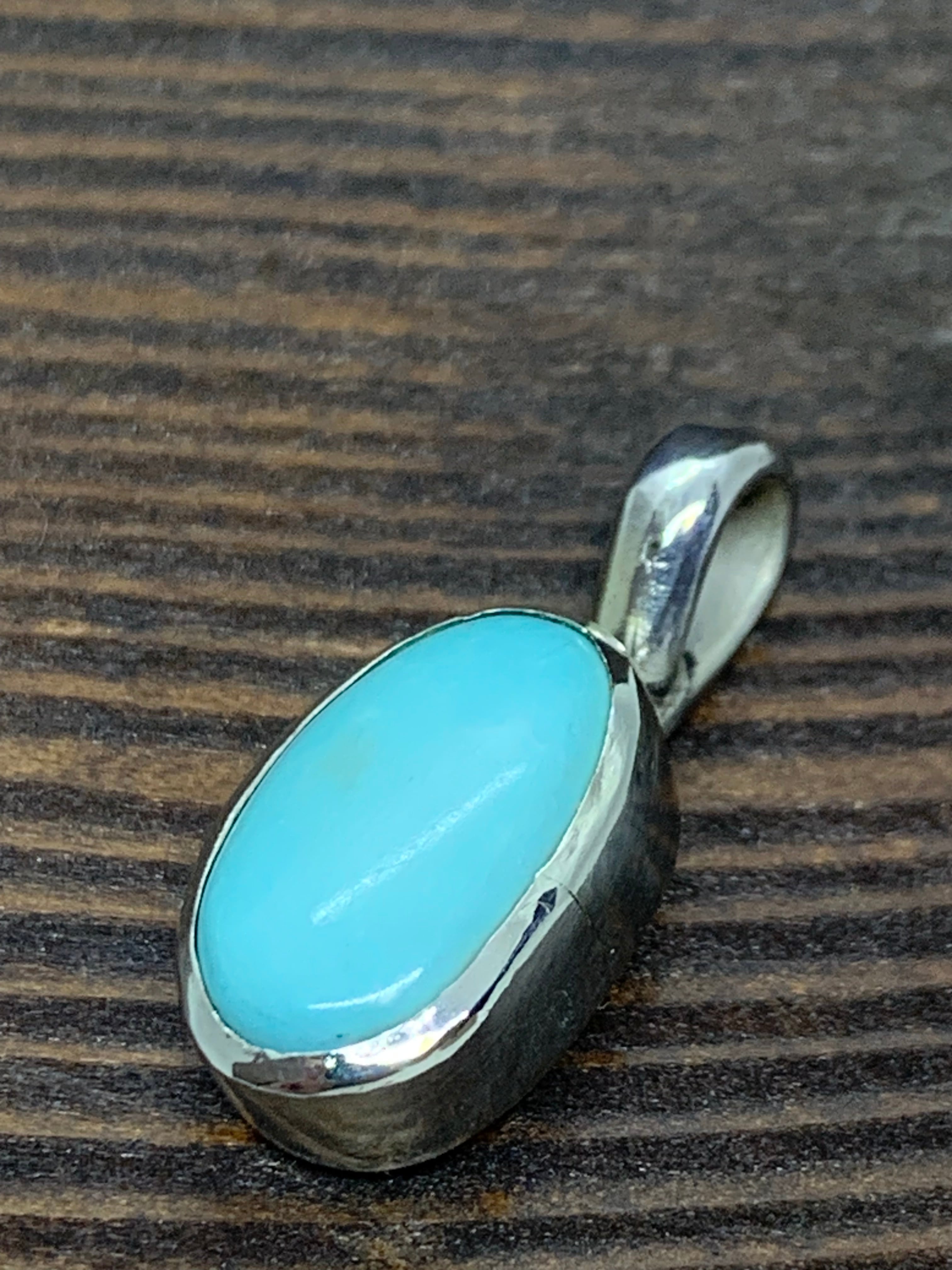 スリーピングビューティーターコイズペンダントハンドメイド