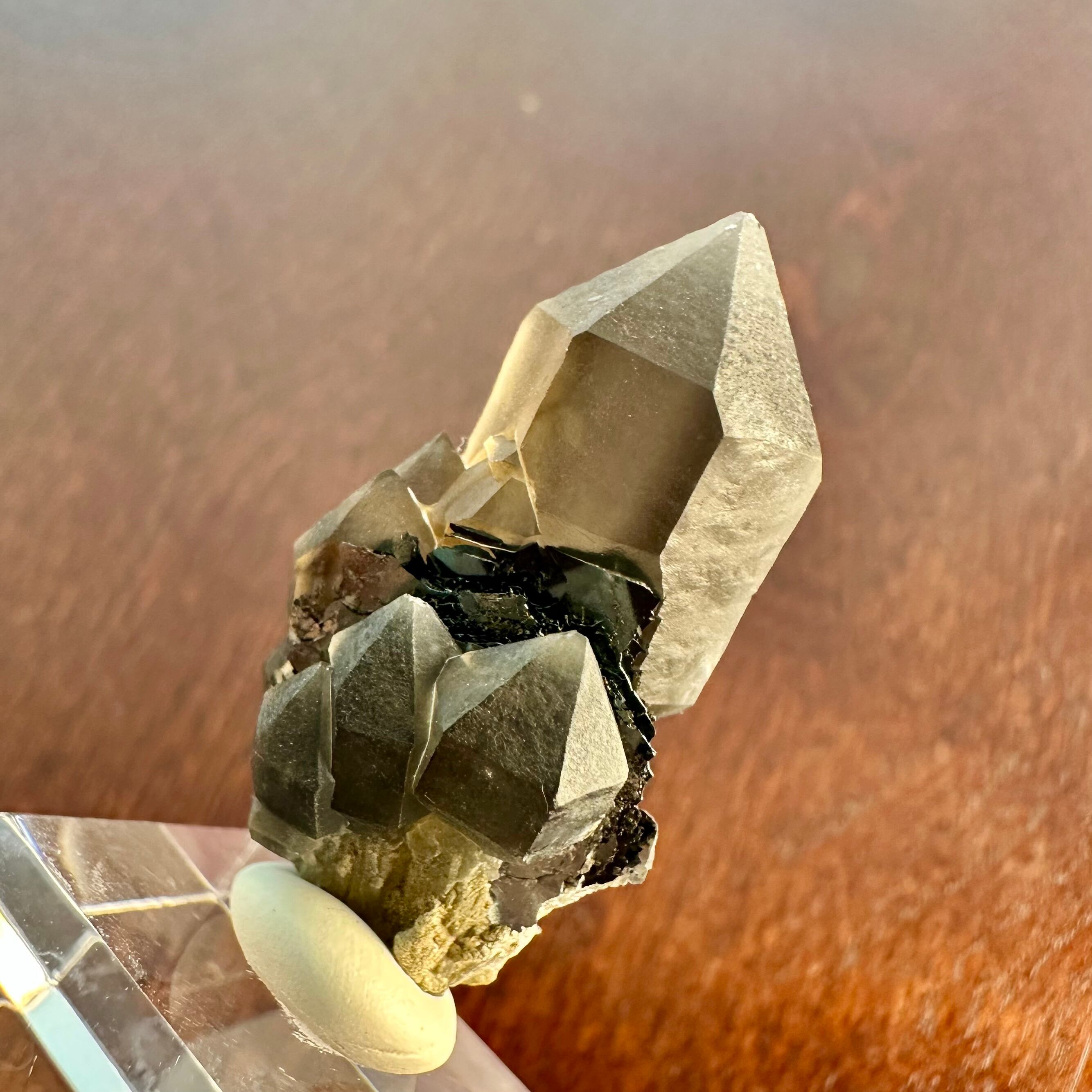 スモーキークォーツ / ヘマタイト【Smoky Quartz with Hematite】中国