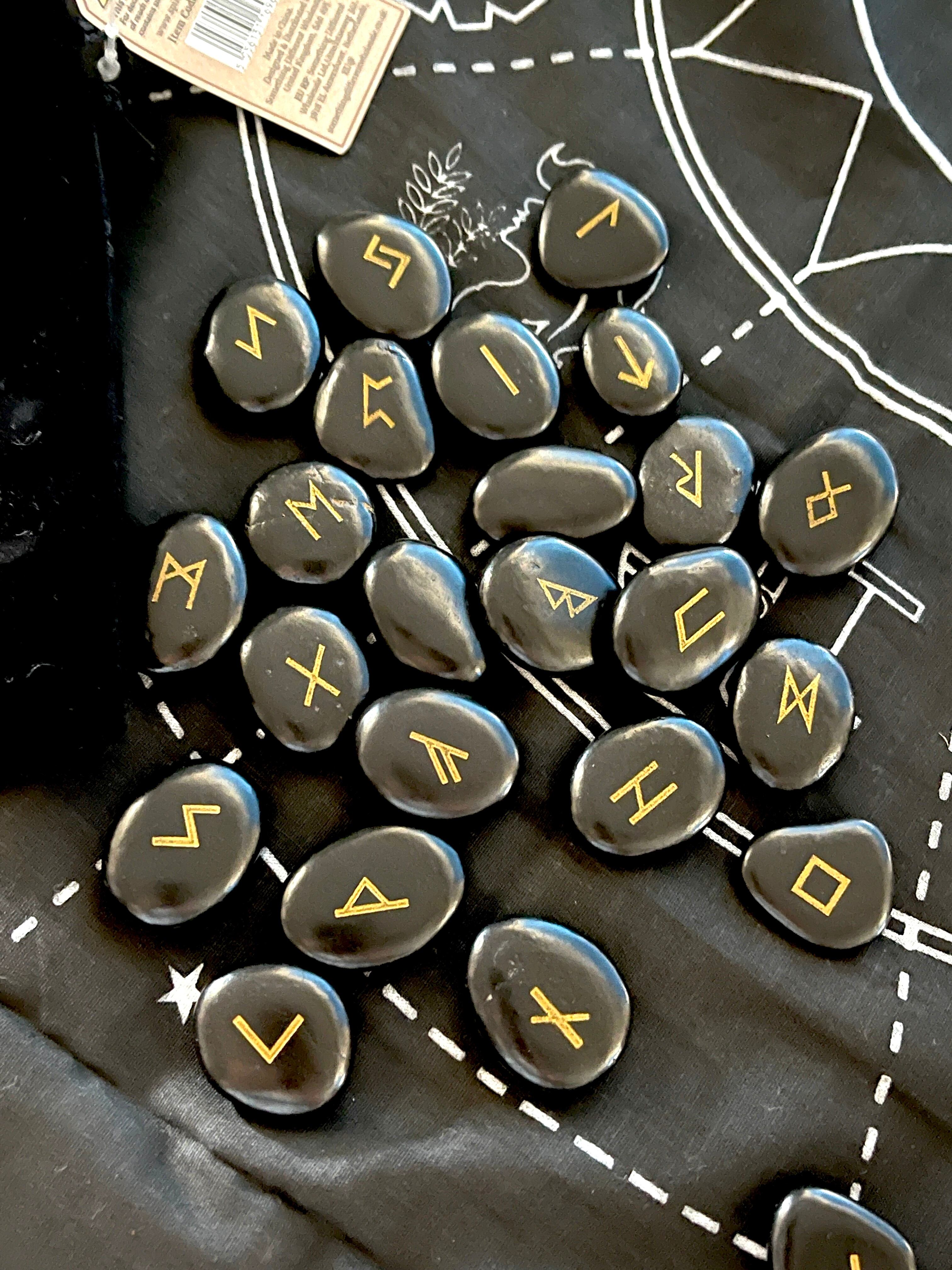 ◇『ルーン文字セット』◇ストーン25個セット◇ブラックオニキス製