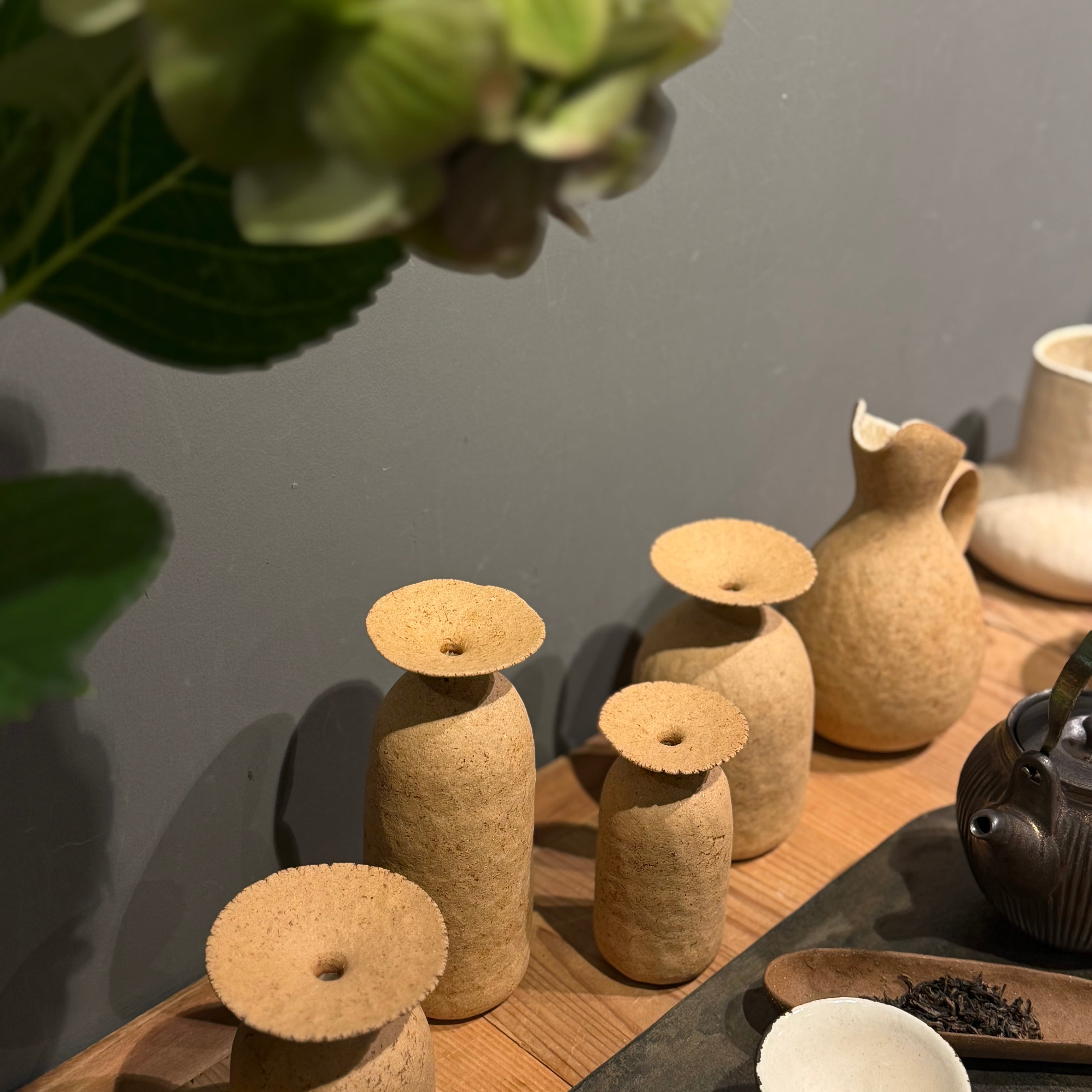 高田かえ 素土花器 大 | gallery 一白