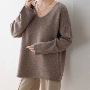 【送料無料】 セーター 2色 トップス ロング丈 チュニック 大きい ゆる 長袖 萌え袖 Vネック Aライン フレア プルオーバー ニット 厚手生地 無地 かわいい 大人可愛い 大人女子 こなれ感 シンプル カジュアル 大人 上品 おしゃれ お洒落 ラフ コンサバ デート お出かけ お茶会 女子会 休日 授業参観 冬 10代 20代 30代 40代 女性用 レディース ママ 着回し プチプライス カラバリ デイリーユース 普段使い ファッション コーデ スタイル 楽ちん あったか 暖かい 着痩せ 垢抜け