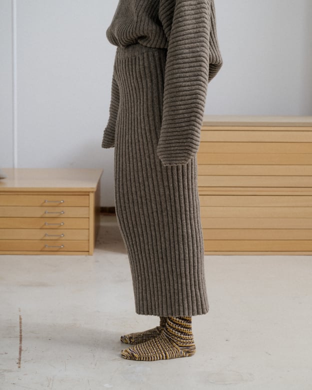 BASErange / kai skirt alassio ニット　スカート BASERANGE】KAI SKIRT/ALASSIO | TOLMA.