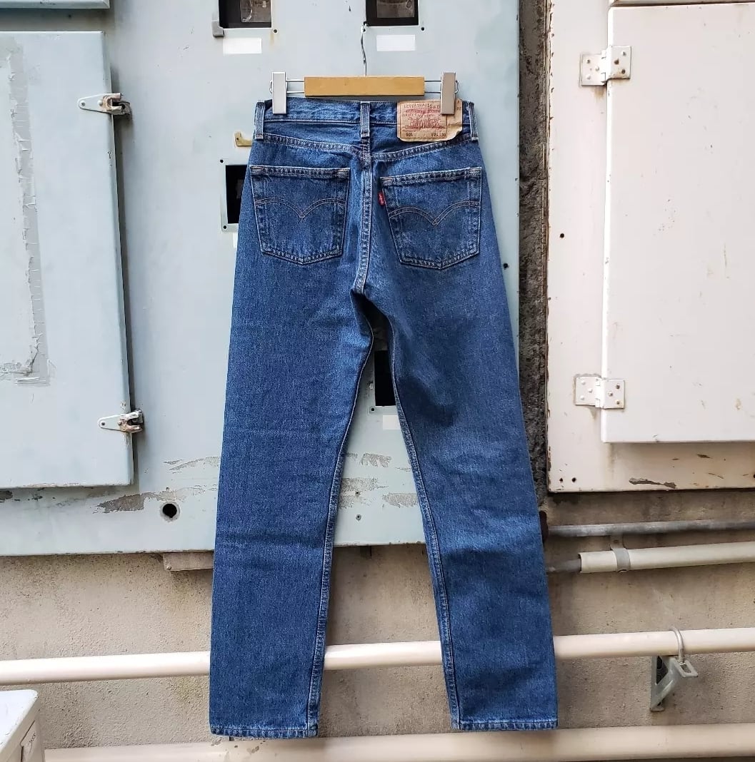 前衛的サイズ感！ Punkシルエット！ 90s French Levi's 501 ユーロ ...