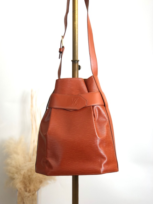 LOUIS VUITTON ルイヴィトン エピ ショルダーバッグ ブラウン ターンロック クリュニー  vintage ヴィンテージ オールド fn4d5c