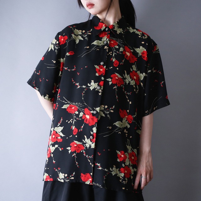 beautiful flower art pattern over silhouette h/s shirt