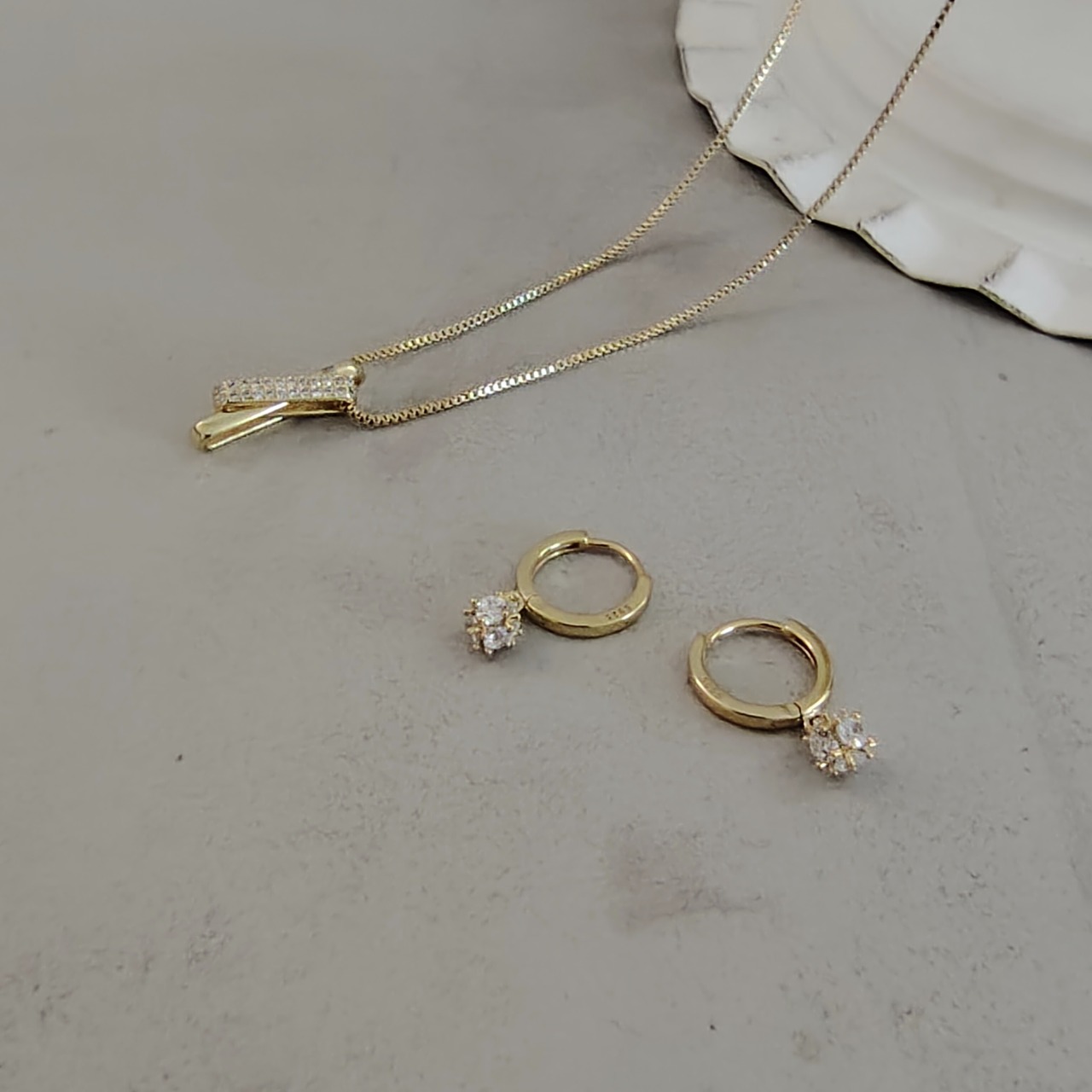 Zircon Charm Pierce