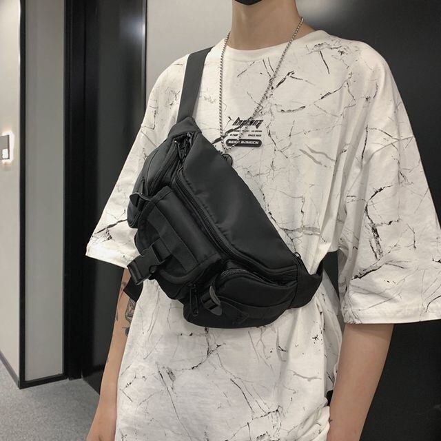 【予約販売】ボディバッグ ショルダーバッグ メンズ サコッシュ ブラック ピンク 斜め掛け メッセンジャー チェーン ブラック こなれ感 お洒落 韓国 トレンド