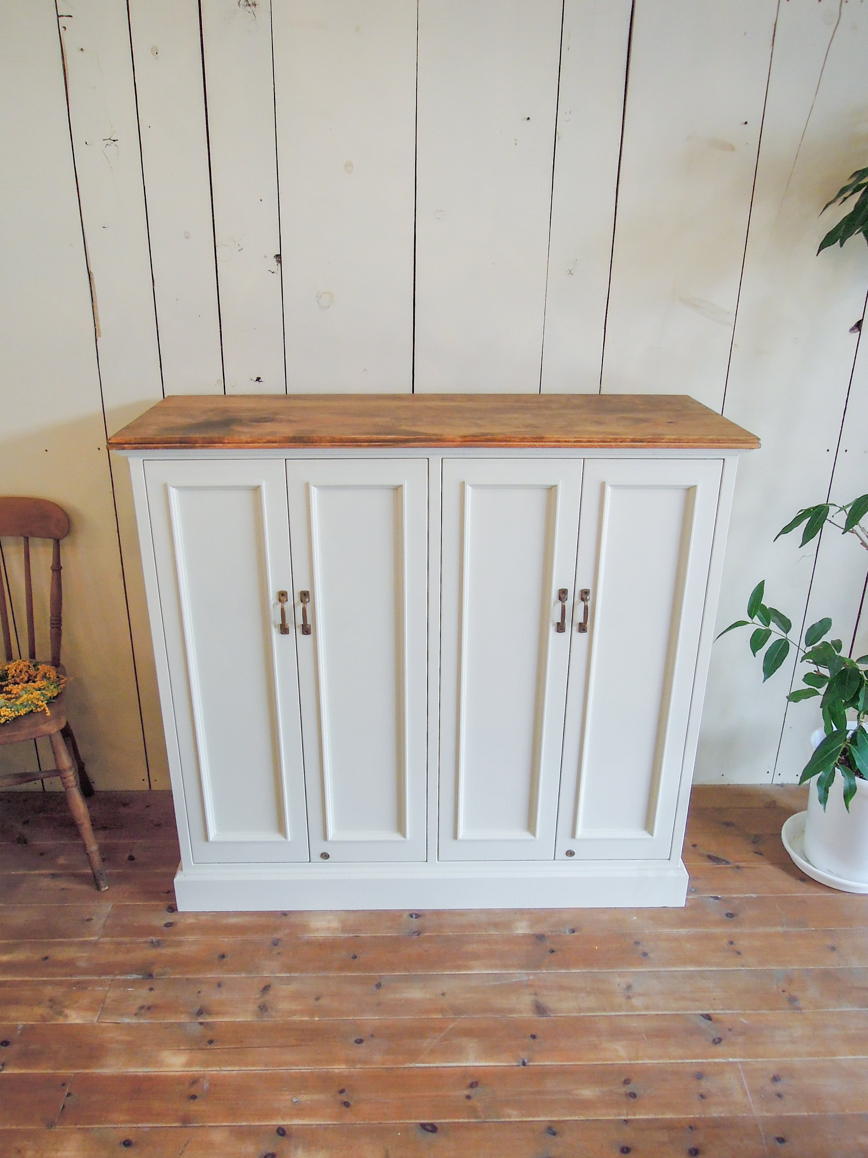 フランスアンティーク調キャビネット4dw （店舗什器・オーダーメイド