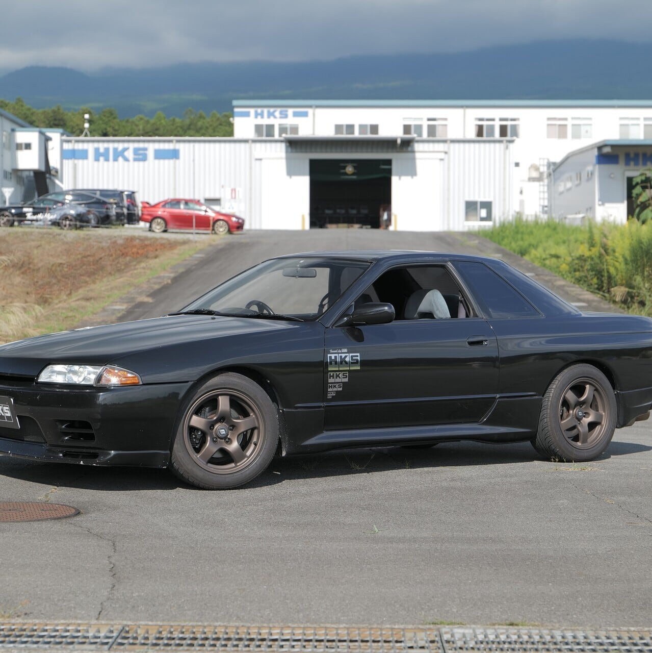 HKS LOGO Sticker W220 BLACK/WHITE/MIRROR No.152-154 | HKS GATE