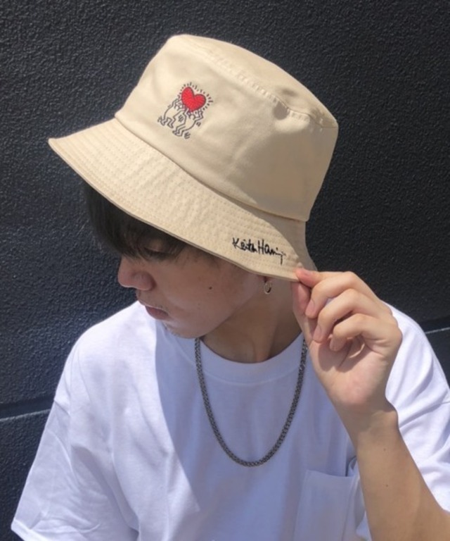 Keith Haring(キースヘリング) バケットハット アートロゴ ハート ベージュ KH-B3101