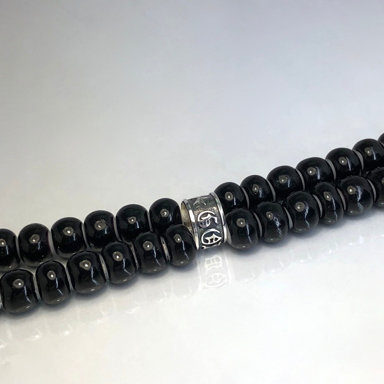 LEATHER BRACELET WHITE HEART BEADS [BLACK] / レザーブレスレット ホワイトハート・ブラック