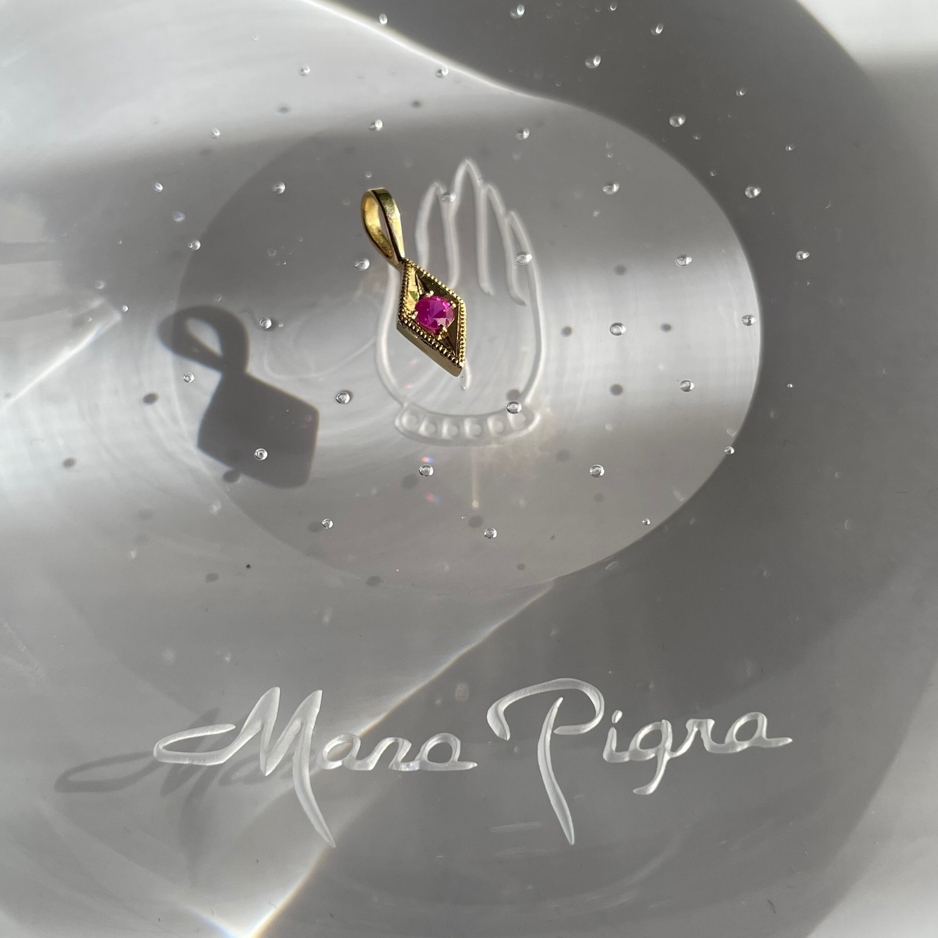 K18 Diamond Shaped Charm /18金製 ダイヤ型チャーム・ルビー